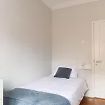 New - Uptown Stylish Apartment