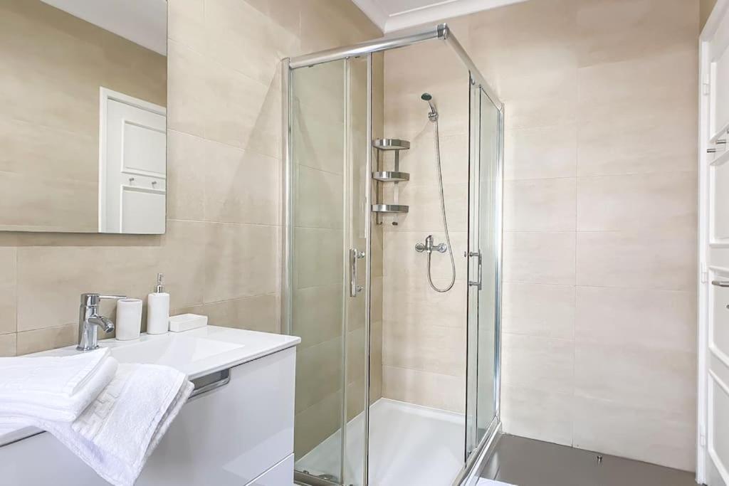 New - Uptown Stylish Lissabon