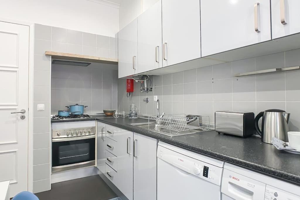 Apartment New - Uptown Stylish *